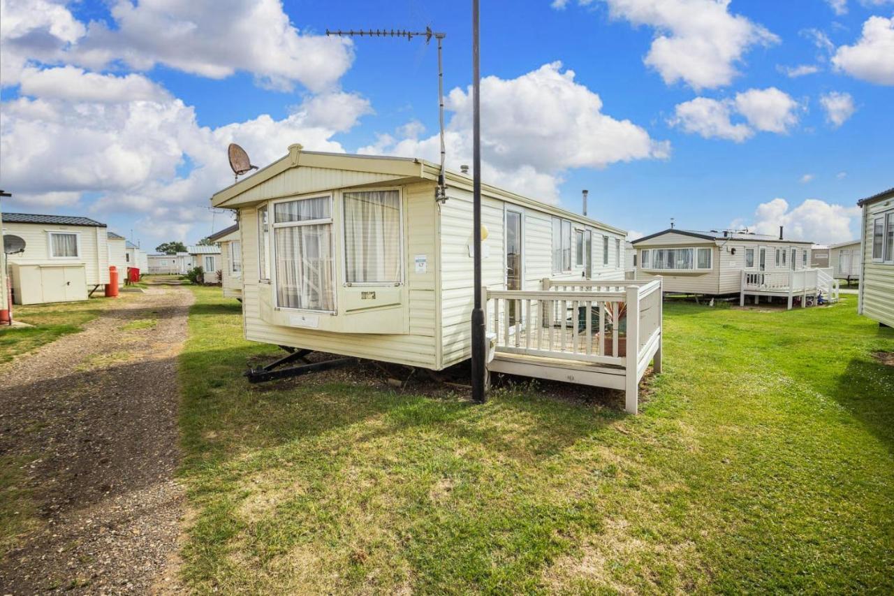 6 Berth Caravan With Decking Nearby Heacham Beach In Norfolk Ref 21047A Hotel Kültér fotó