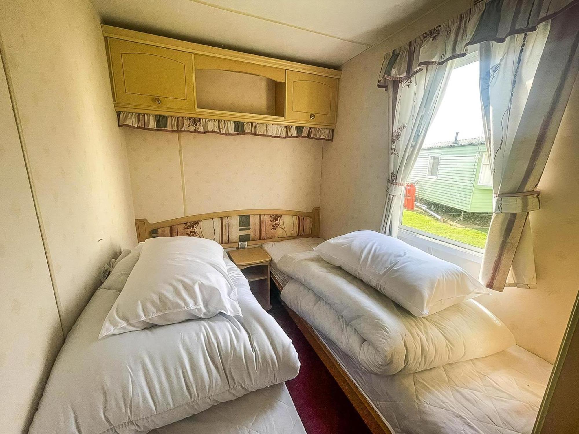 6 Berth Caravan With Decking Nearby Heacham Beach In Norfolk Ref 21047A Hotel Kültér fotó